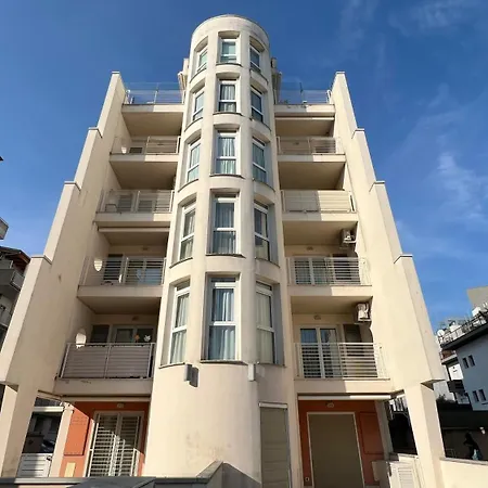 Delfino - Immobiliare Pacella * Lido di Jesolo